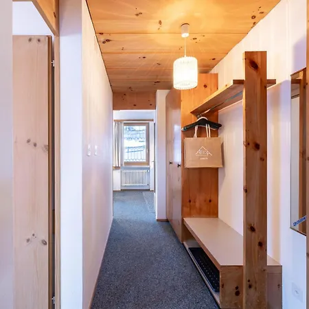 Chasa Val 2 Apartment Scuol