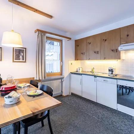 Apartment Chasa Val 2 *